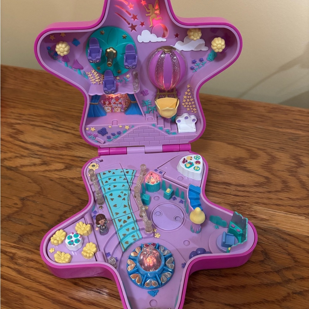 Light-up Polly Pockets - Picture 2 of 3